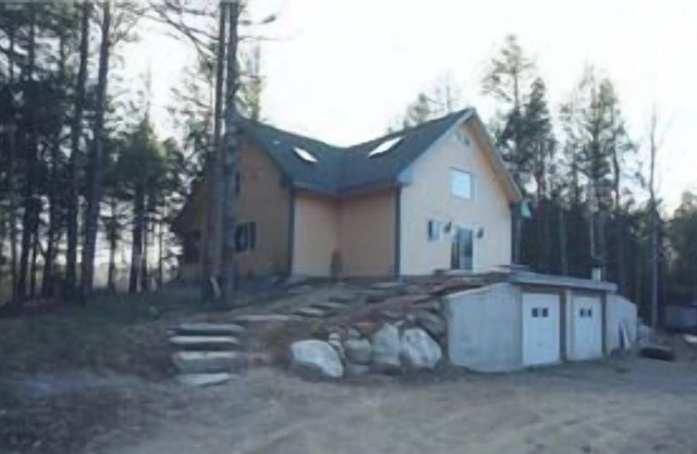 gran casa de estilo chalet en el lago sebec