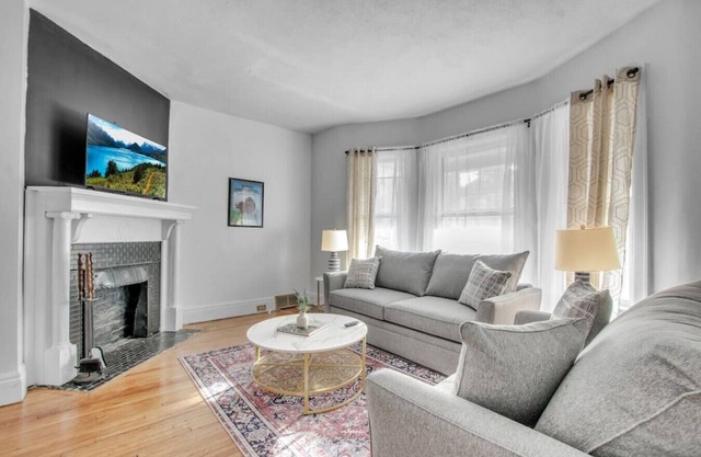 Large Charming Victorian Oasis in Elmwood Village