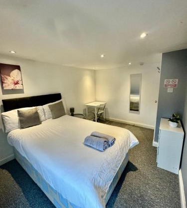 Large City Centre Room