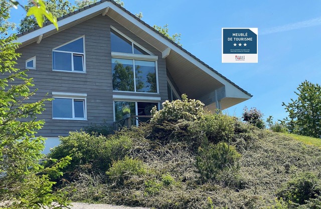 GRAN CHALET CONTEMPORÁNEO CON VISTAS AL LAGO Y A LA MONTAÑA EN LA ESTACIÓN DE MONTAÑA SK