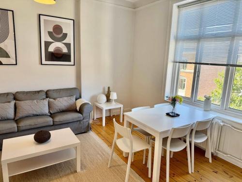 Large Copenhagen Apartment for Groups and Families