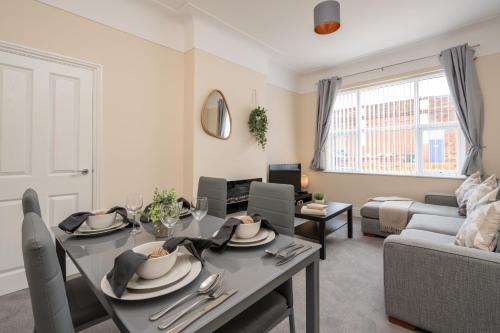 Large cosy house - free on street parking