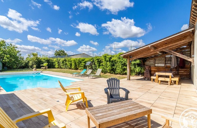 Gran casa rural con piscina y aire acondicionado