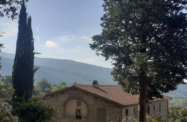 Large country house for family and friends get-togethers 50 minutes from Florence