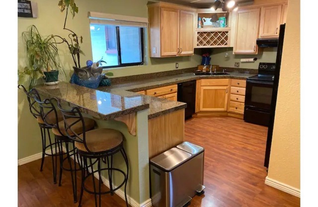 Large duplex in a quiet neighborhood with backyard mountain view