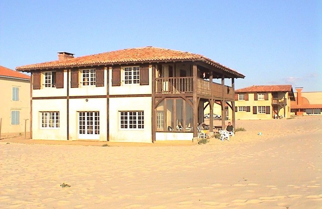 Gran casa familiar frente al mar