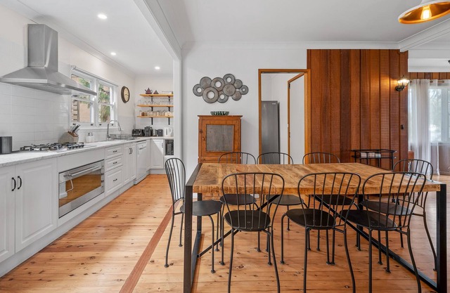 Large family friendly home close to Jervis Bay and great beaches