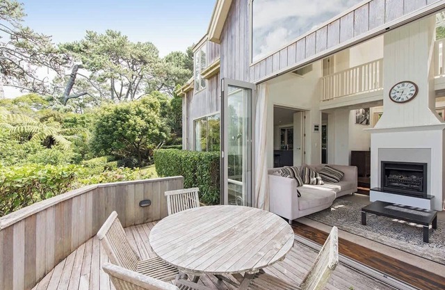 Large Family Home - 4 Bdrms - Great Location