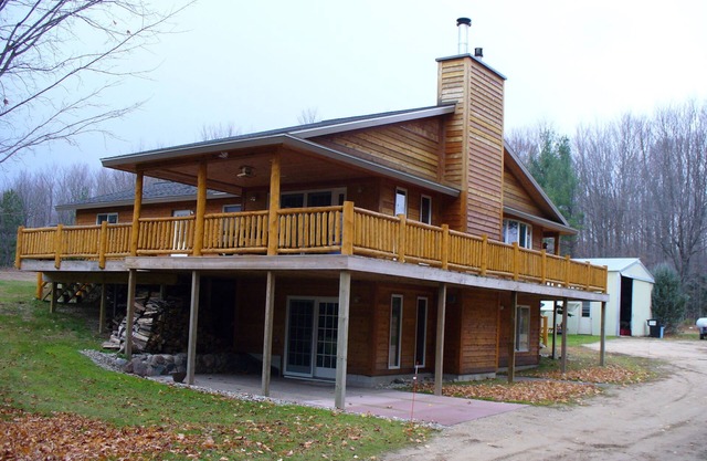 Motos de nieve! Gran casa familiar. ¡Dos chimeneas! 3ooo pies cuadrados