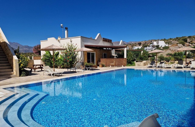 Su casa de vacaciones en Creta: alojamiento de lujo en un entorno tranquilo, junto al mar.