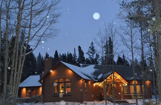 Gran Lodge familiar al sur de Breckenridge, en un área arbolada y tranquila