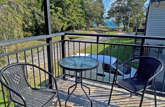 Large Five bedroom Home Close to Rock Wall