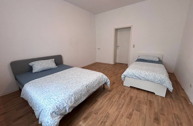 Large flat with separate rooms for 8 guests STPh