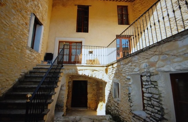 Grande Maison de Village au Calme, Proche Avignon