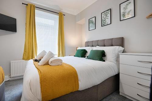 Large Garden, Fully Equipped Kitchen, Parking