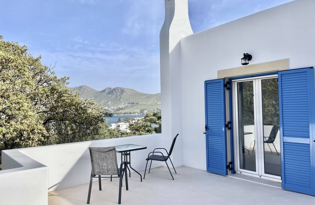 Large Greek Villa in Krithoni 5 minutes from beach and Agia Marina
