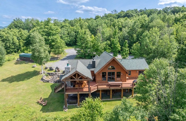 Large Group Catskills Mountain Retreat near Hunter and Windham Mountains