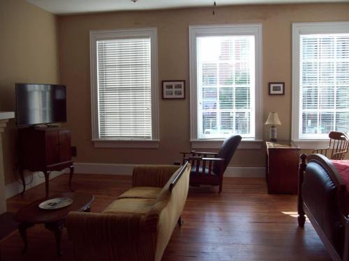 Large Historic Downtown Loft Front