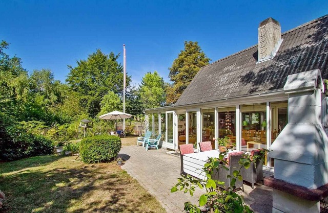 Large holiday home in a peaceful and scenic area