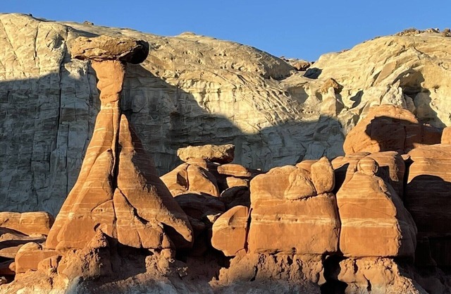 Large home, close to National parks, hiking & sightseeing. sleeps up to 10.
