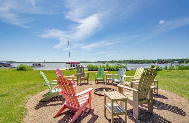 ¡NUEVO! Gran casa en el lago Edward w / Deck & Fire Pit!
