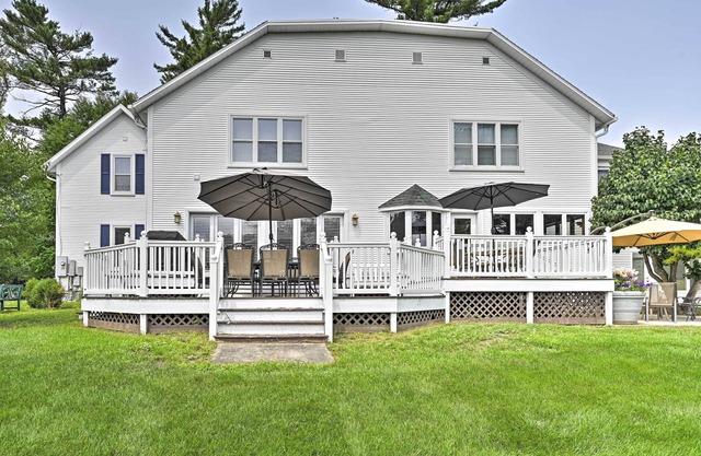 Large Home w/ Indoor Basketball Court + Game Room!
