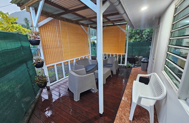 Large house 5 minutes from the mythical Teahupoo wave. Ideal for families