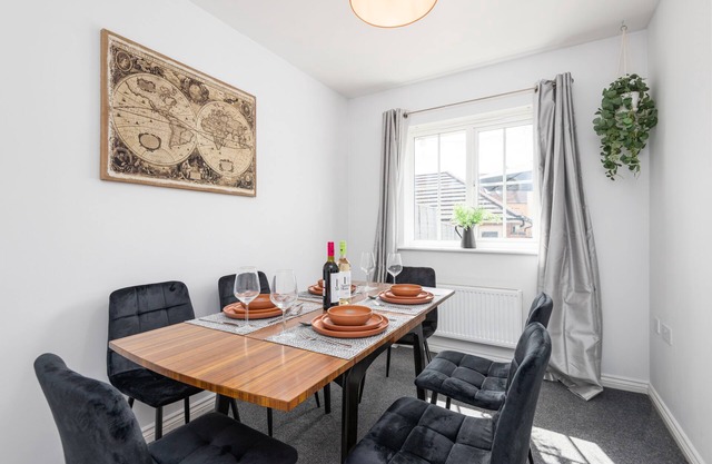 Large House, Contractors, Families, Free Parking