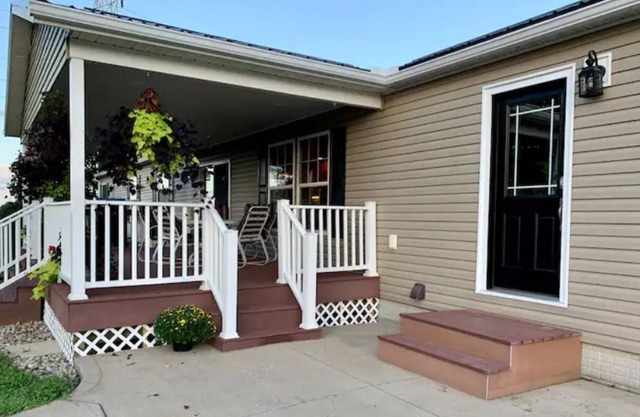 Large house in Ohio’s Amish Country with even bigger views and outdoor space.