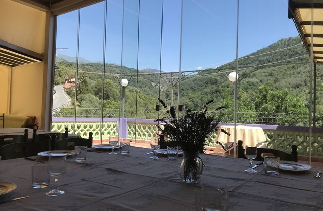 Casa grande (de 6 a 40 personas) en el corazón de un encantador pueblo fronterizo italiano