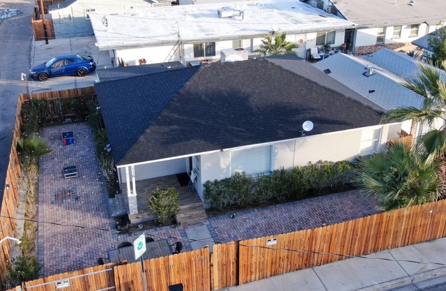 Large House w/Private Yard in Central Vegas