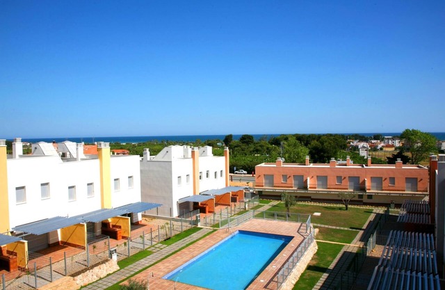 Amplias casas con terraza y piscina para 6 personas. Ref.via augusta-6