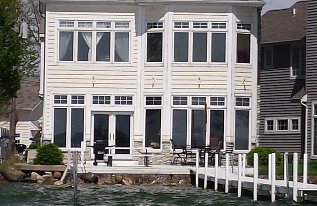 Frente al lago grande, 5 habitaciones, 5 baños, elevador, parte inferior de arena pura, ideal para nadar
