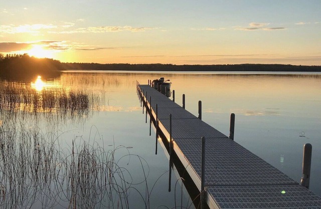 ¡Grande! Sunset 5 BR Lakefront Home w / Private Launch & Dock