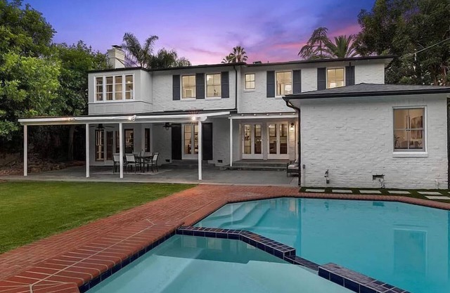 Large & Light-filled Pool Home