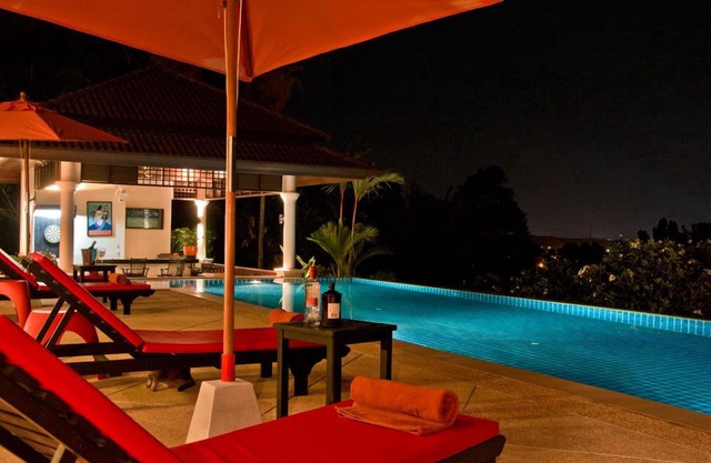 Gran villa de lujo de 6 camas con piscina para 13 personas con servicio de limpieza diario nr Layan Beach