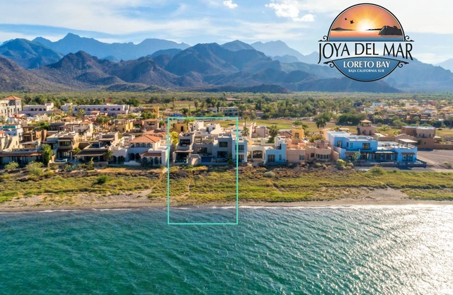 Large Luxury Beachfront Villa with Pool, Paddleboards, Golf Carts- Family Ready!