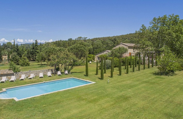 GRAN MAS EN PROVENZA CLIMATISE -14 P - PISCINA DE PAILLOTE DE BARBACOA CLIMATIZADA