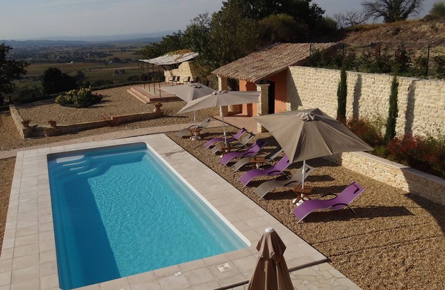 Mas grande con piscina climatizada para 10 personas, 3 baños con vista panomarica