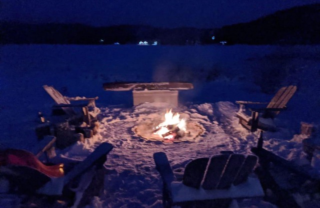 Large Modern Cottage, by the Lac, Well Equipped, High Speed Internet