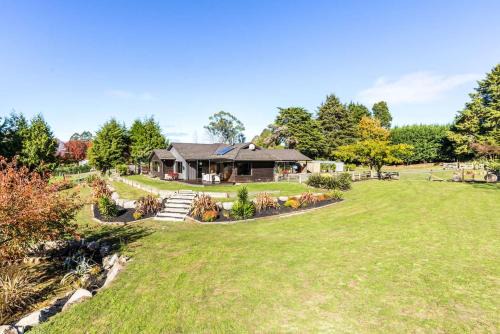 Large Modern Countryside Vacation