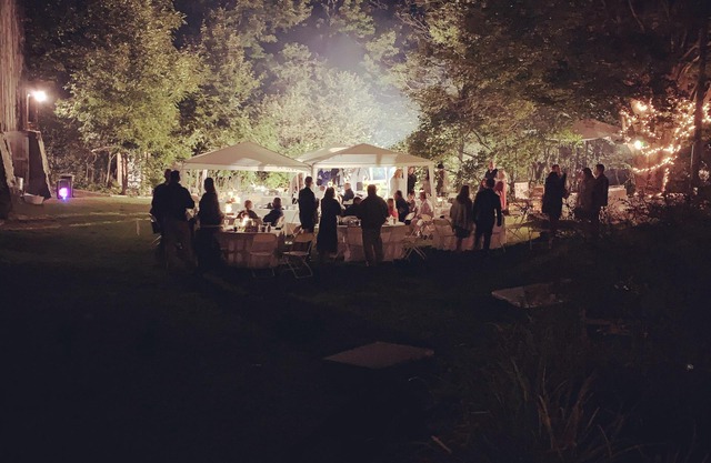 Large Modern Farmhouse. Full kitchen. Close to skiing, hiking, golf, fishing.