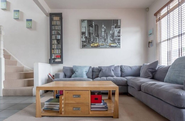 Modern Maisonette Southfields London