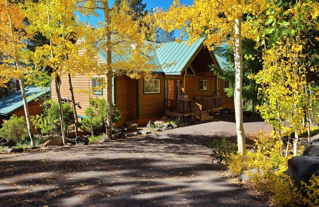 Large Mountain Home Near Crescent, Odell & Crater Lakes. Family Reunion Home!