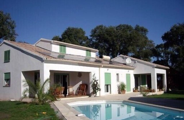 Villa Grande Beach reciente Oriente con piscina privada