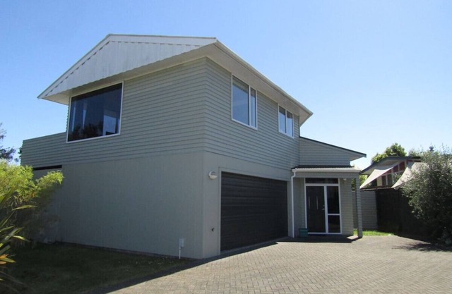 Gran casa en Richmond Heights con WiFi y un corto paseo a las tiendas