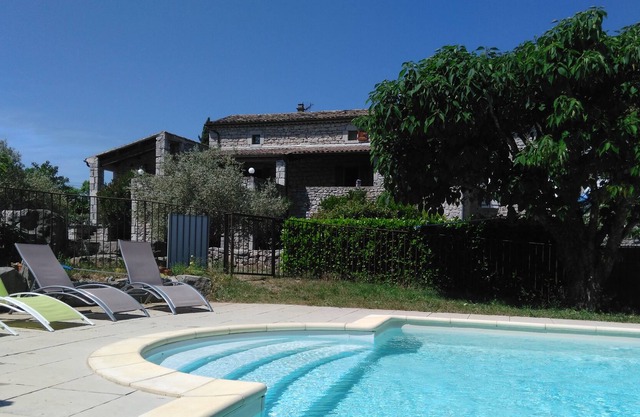 LARGE OLD HOUSE, CHARM AND CHARACTER, IN COUNTRY STONES! Classified 4****
