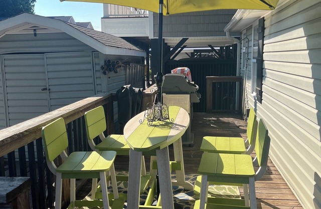 Large outdoor area straight shot to the beach. Stocked coffee bar with expresso!