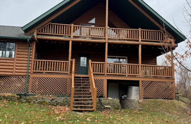 Large Pet-Friendly Family Cabins