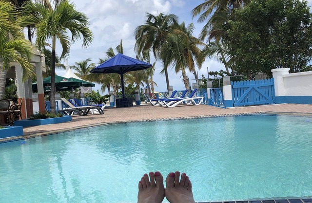 Large Pool/ 1 BR/1Bath Apt. in Beautiful St. Martin in Simpson Bay!